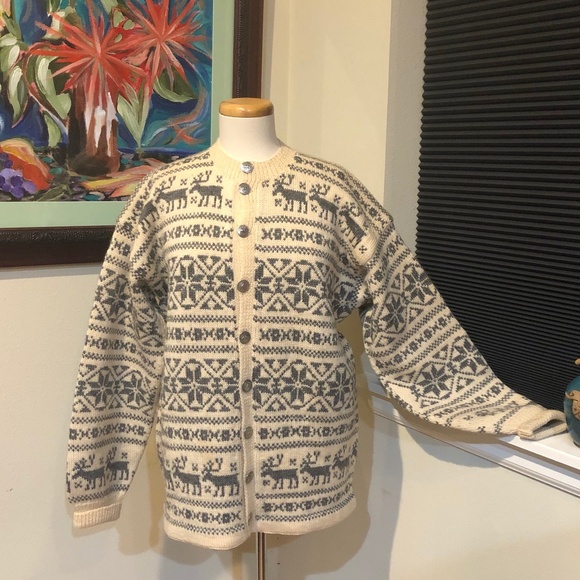 Norwegian Hand Knit Sweater / Norwegian Wool with Reindeer and Snowflake- XL